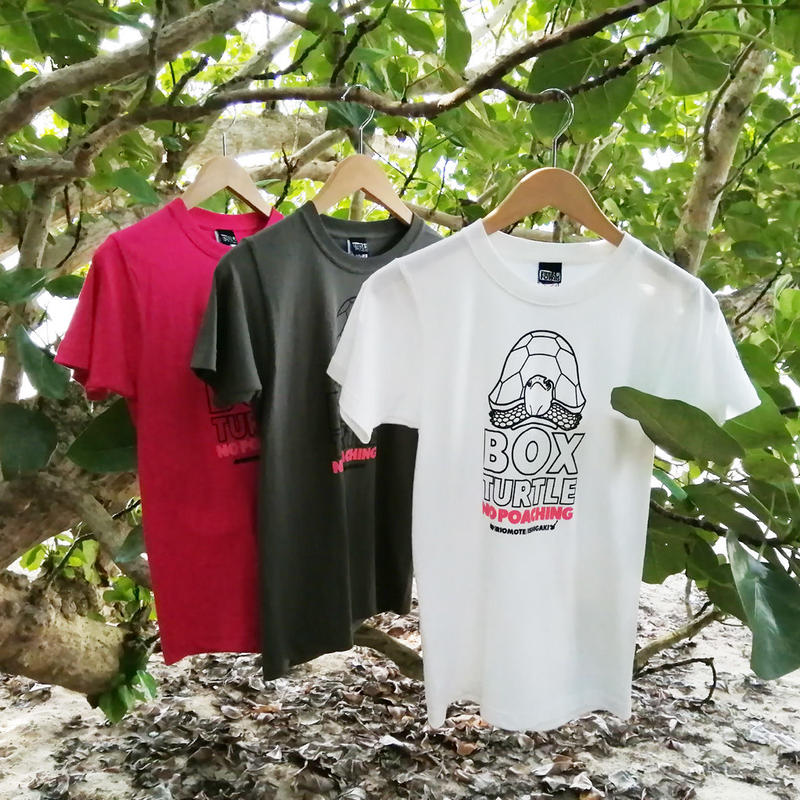 送料無料 セマルハコガメ 密猟禁止tシャツ ショッキングピンク Free Fowls 送料無料 セマルハコガメ 密猟禁止tシャツ ショッキングピンク Free Fowls