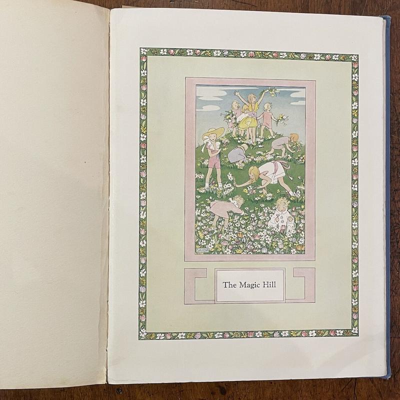 アンティーク児童書 A A ミルンa Gallery Of Children