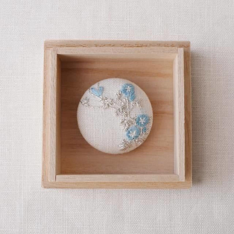 Mayumi Tomita 光琳図案刺繍朝顔ブローチ G S Gallery Mayumi Tomita 光琳図案刺繍朝顔ブローチ G S Gallery