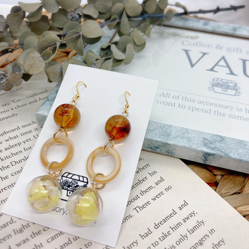 ガラスドームピアスorイヤリングno 52 コーヒーと贈り物のお店 Vau