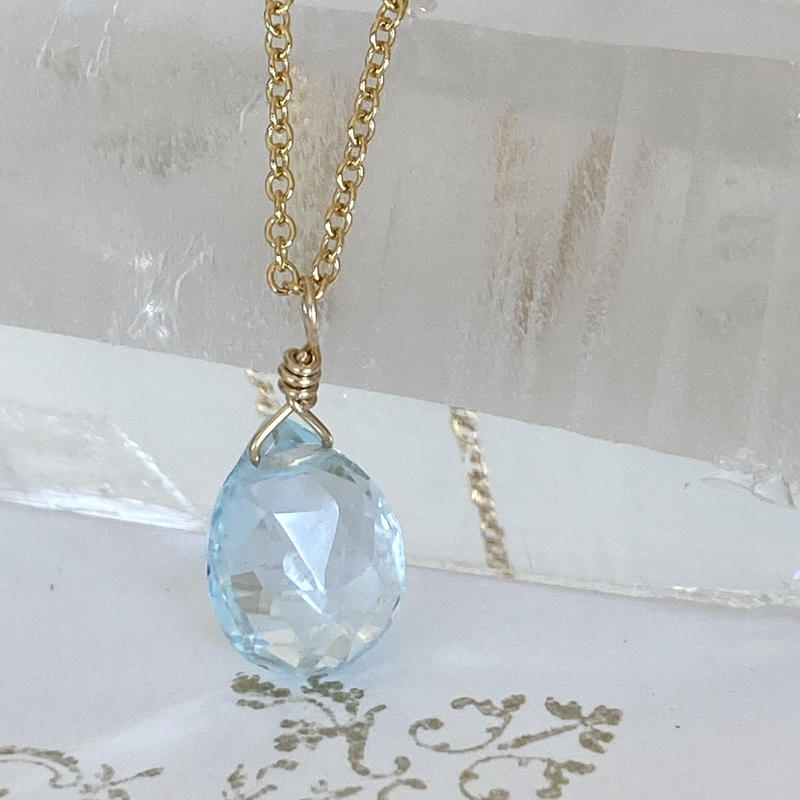 アクアマリン しずく型一粒シンプルネックレス Spiritual Shop Gk アクアマリン しずく型一粒シンプルネックレス Spiritual Shop Gk