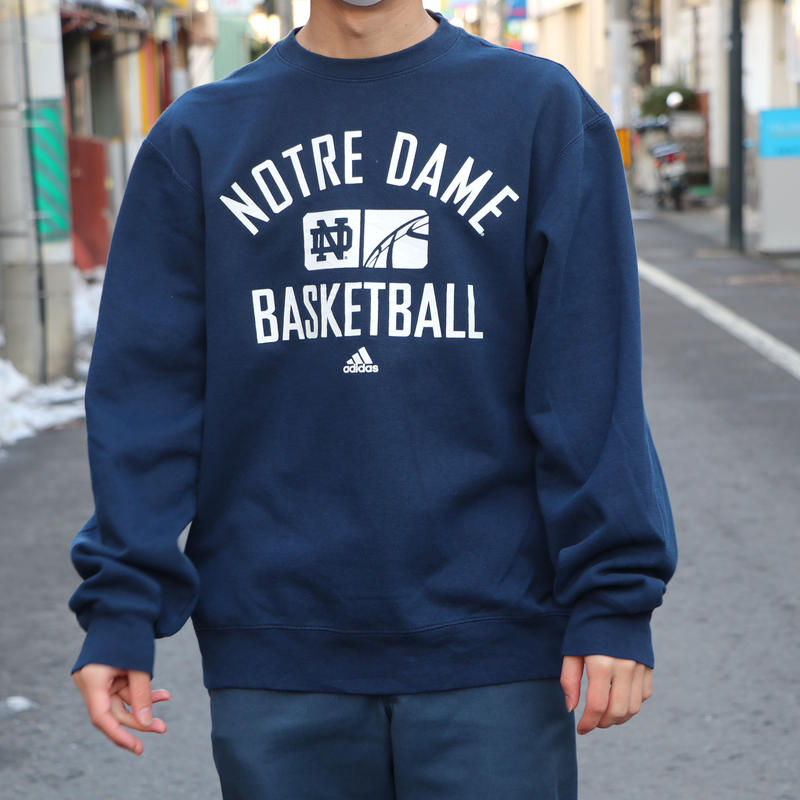ノートルダム大学バスケ部のスウェット Globe Amaranth