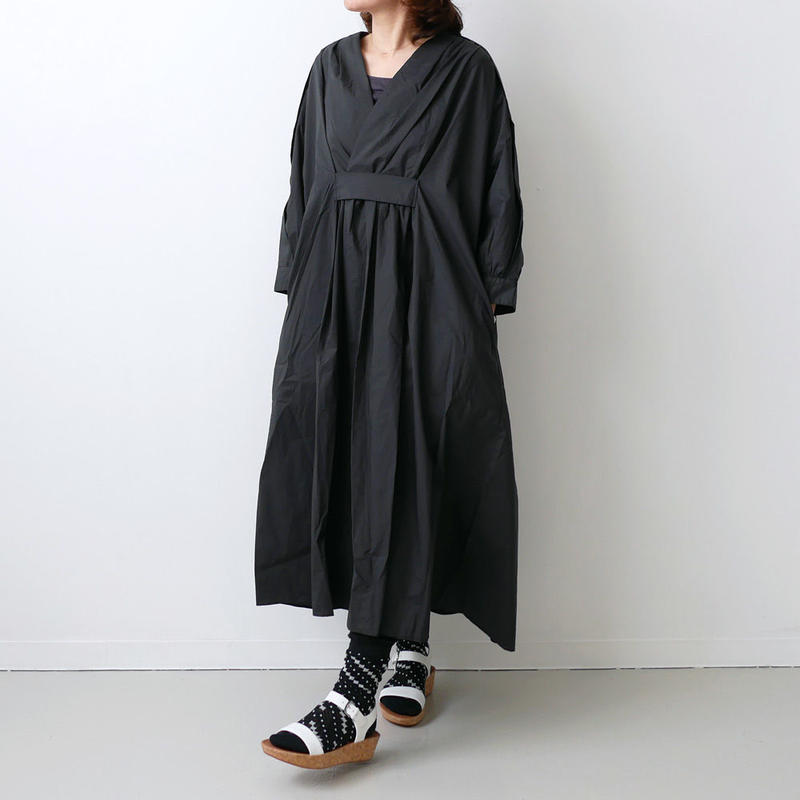 Universal Tissu ユニバーサルティシュ タイプライタータックボリュームワンピ