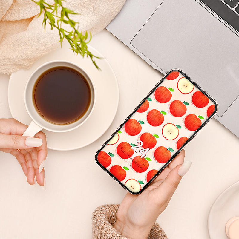 リンゴと幸運数字24 エネルギッシュな赤いリンゴ ポップでかわいい壁紙で恋愛運と金運をアップ