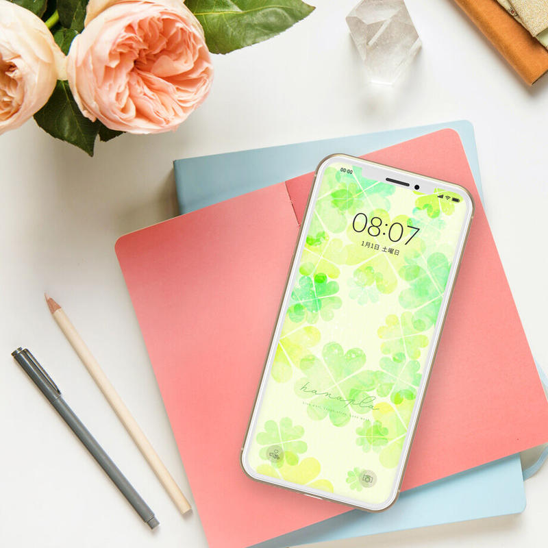 恋愛運アップ 幸運のシンボル 四つ葉のクローバーのスマホ壁紙 Hanapla おしゃれ
