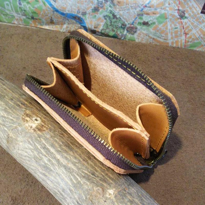 ラウンドファスナー小銭入れ両側ポケット付き 栃木レザー 手作り革工房 はろはろ