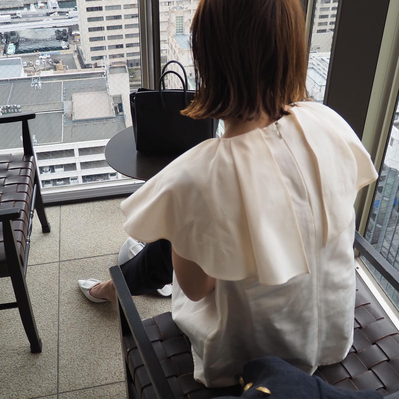 新品】完売品 HEVE ラッフルグログラントップス アイボリー