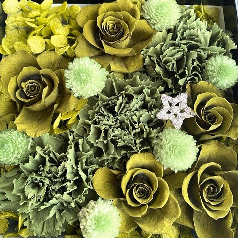 モスグリーン カーネーション ローズ 響花 Hibika モスグリーン カーネーション ローズ 響花 Hibika