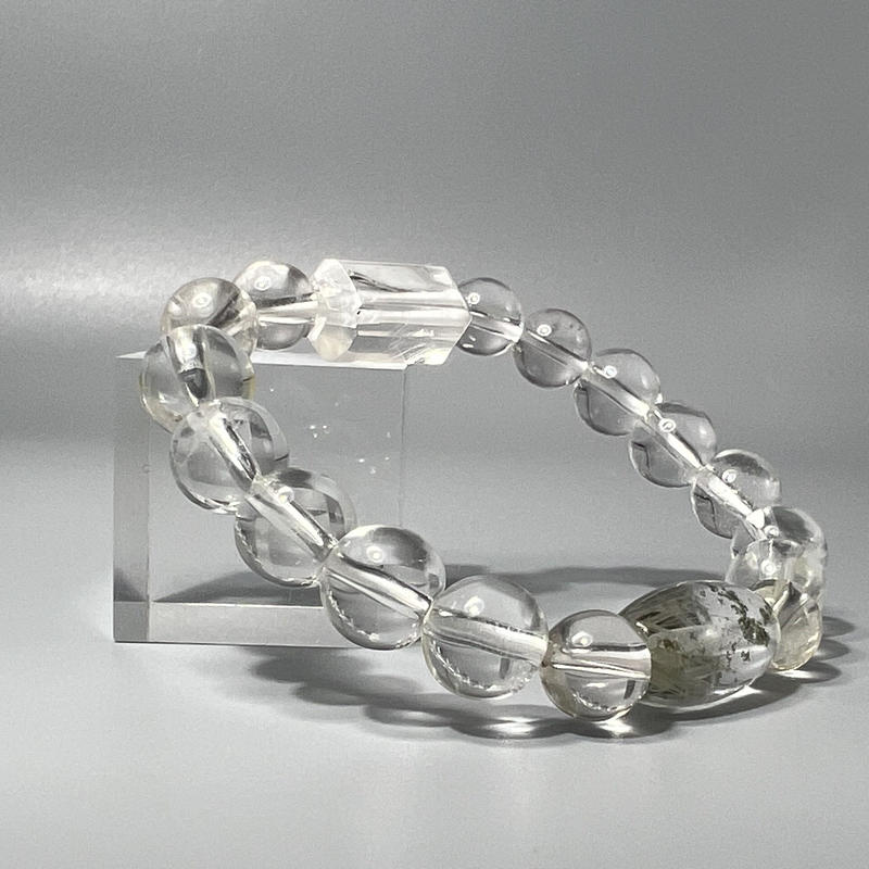 良質 トップグレード カイラス産 ヒマラヤ水晶 勾玉 ペンダントトップ