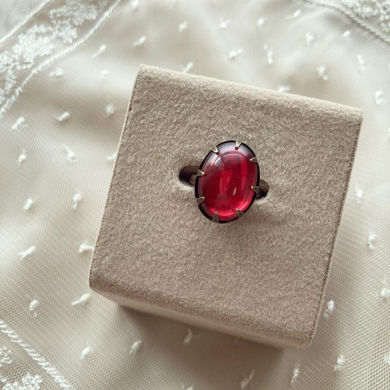 Ring ヴィンテージ オーバルガラスリング ルビーレッド Kanami Bijoux