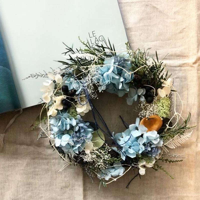 プリザーブド ドライフラワー 水色紫陽花のナチュラルリース イデアルビストロ の花贈り