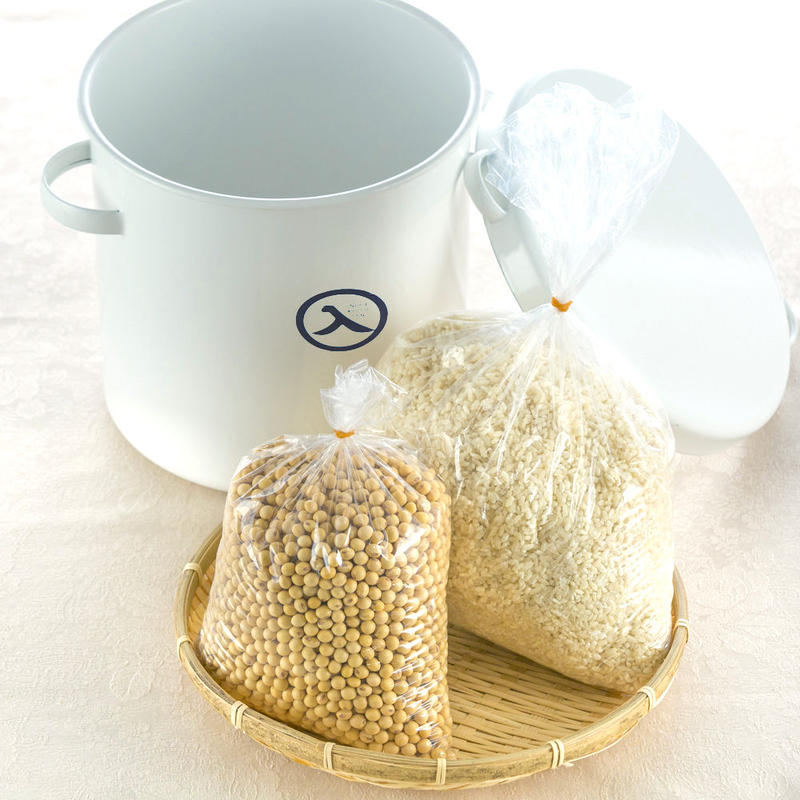 米糀いっぱいの手作り味噌キット 仕上がり５キロ 琺瑯容器つき 井上糀店