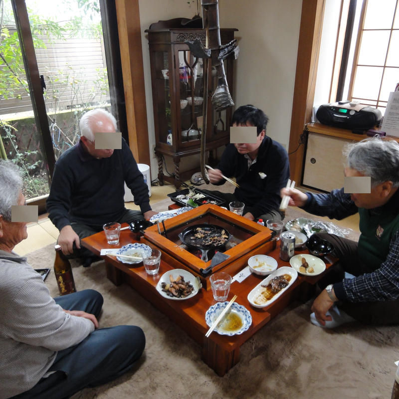 たかさんの天然木手作り囲炉裏テーブル Toya Style Workshop