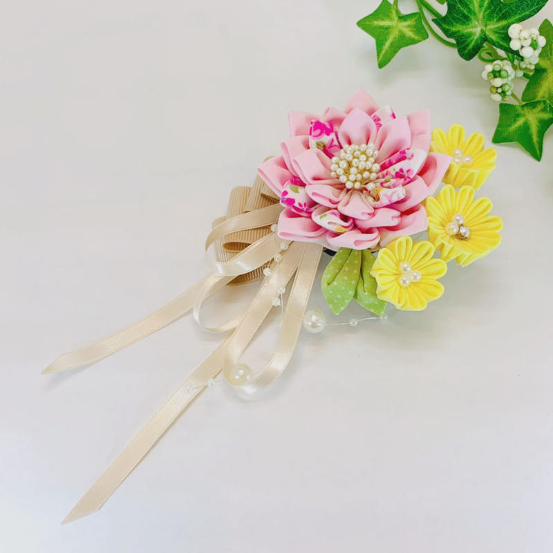 つまみ細工のお花のコサージュ ピンク つまみ細工 いろづき