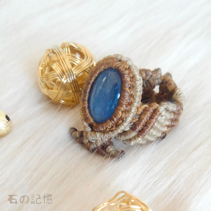 決算特価 送料無料 ブラジル産カイヤナイトの コタンコロカムイリング クリアランス Traverserdl Com