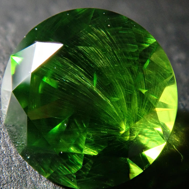 独特な店 デマントイドガーネット ホーステール含有 0.25ct - その他 【おしゃれ】 レーザービーム✳︎0.081ctデマントイドガーネット②ソーティング付ホーステール 各種パーツ