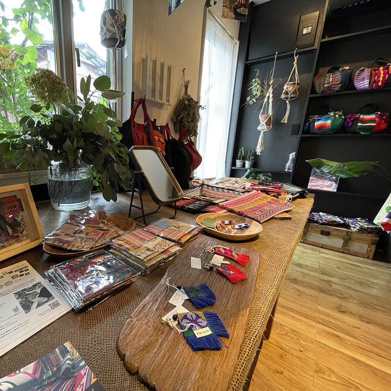 デスクトップ壁紙05 コワーキングカフェinout きびるアクション 大人エスニックなデ