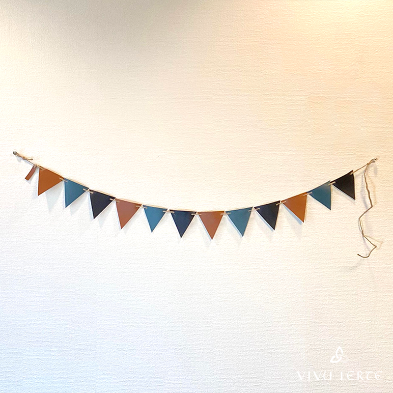 送料無料 レザーフラッグガーランド 12枚 Vivu Lerte