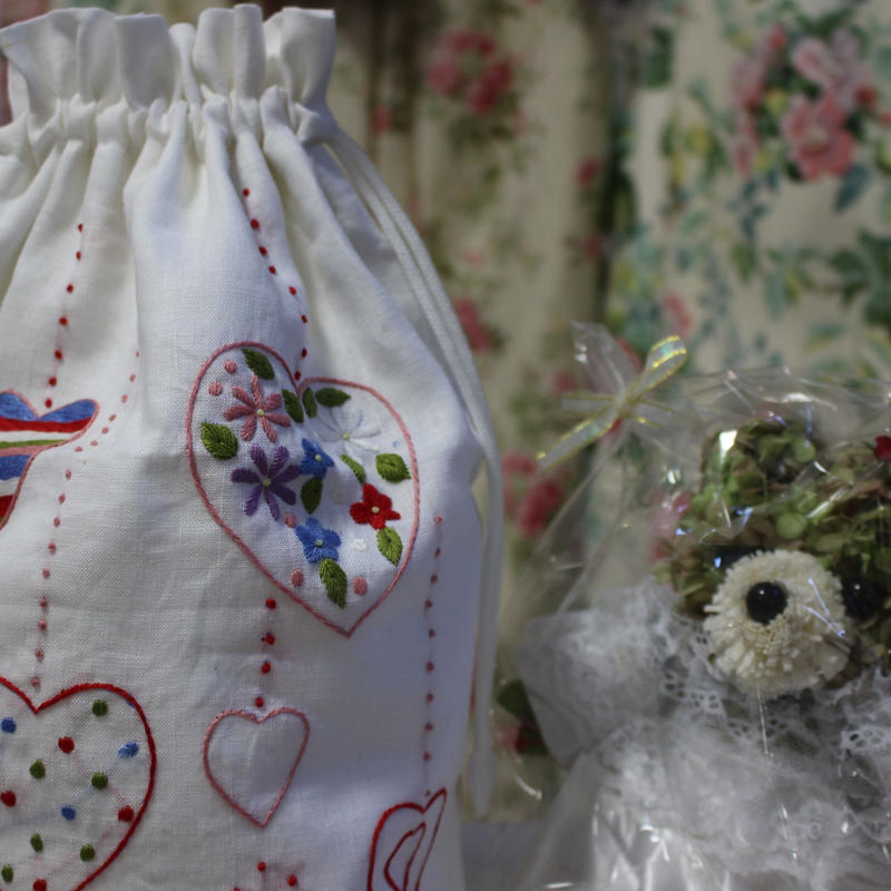 ハートの刺繍が可愛い大きい巾着 ポーチ ベトナム 旅してみつけたヨーロッパ アジア