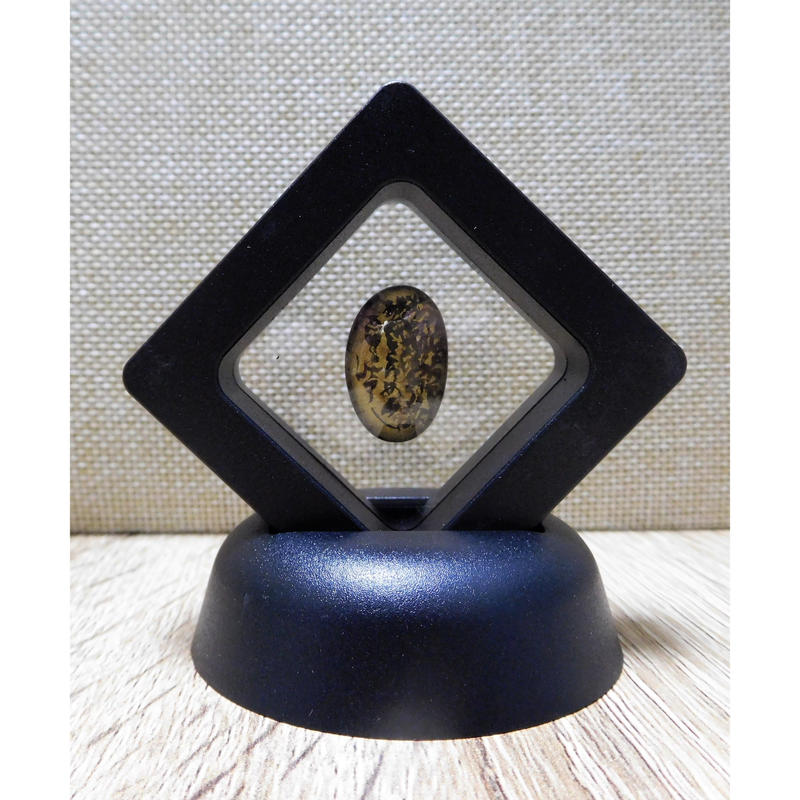宇宙意思との共鳴 地球の石 意思 黒 フレーム 一辺５ 厚さ1 8 高さ6 5 光