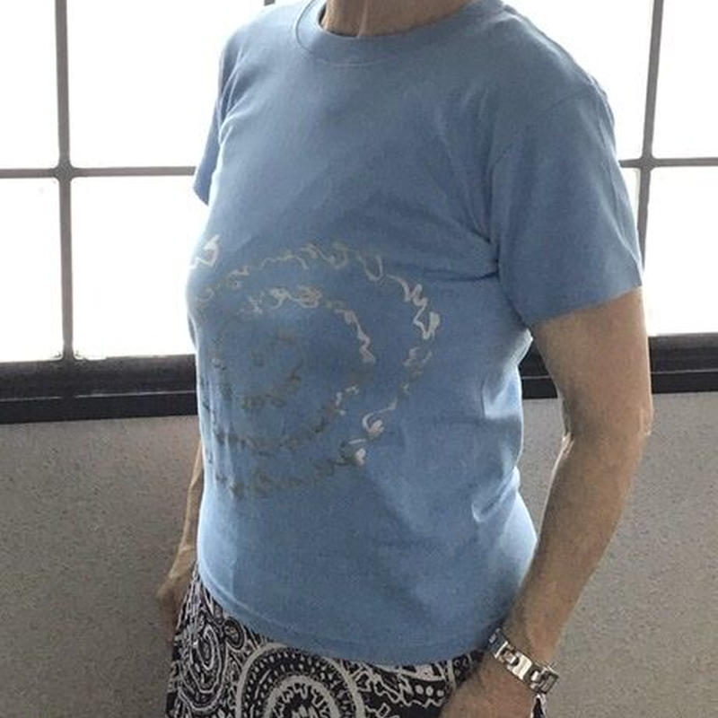 Tシャツ いろは ひふみ曼荼羅 サックスブルー Xsサイズ 着丈57cm 身幅42c Tシャツ いろは ひふみ曼荼羅 サックスブルー Xsサイズ 着丈57cm 身幅42c