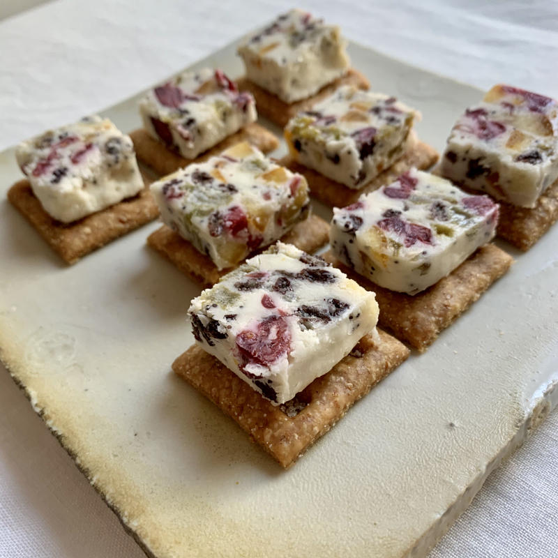 ドライフルーツ入りクリームチーズ 全粒粉の塩クラッカー Koyama