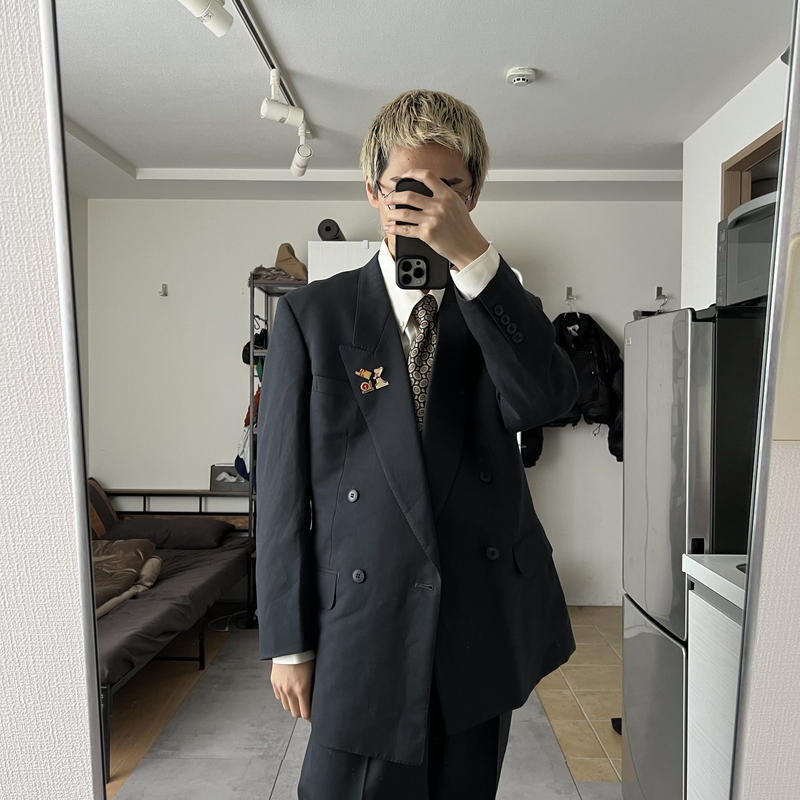 Double-breasted setup & shirt & tie
