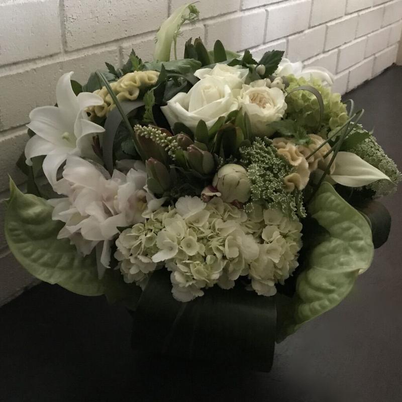 フレッシュフラワー ホワイトグリーン デザイン アレンジ Or ブーケ 花 La F