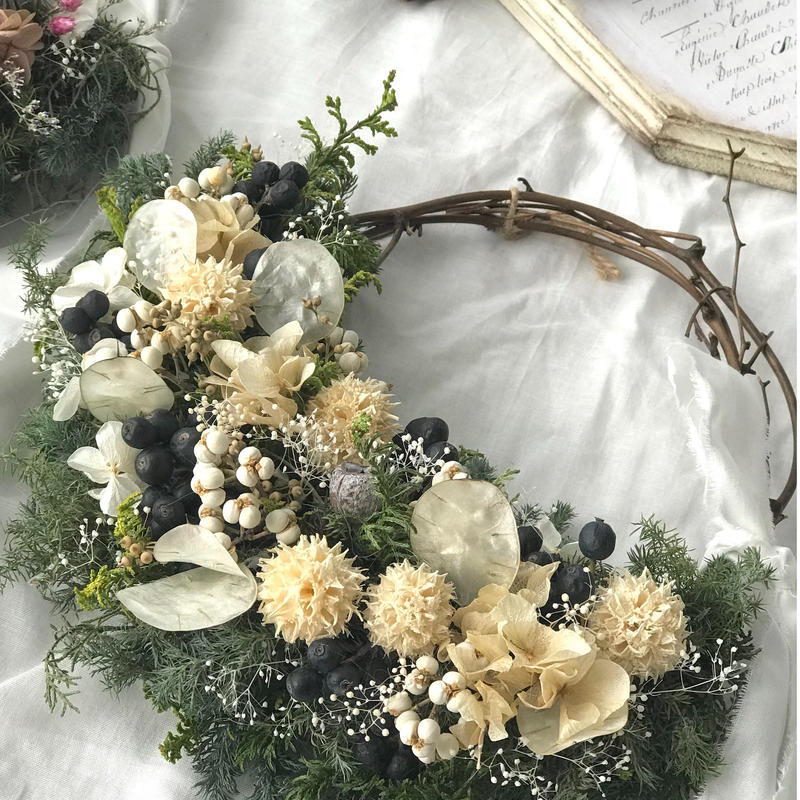 秋のほっくり木の実のナチュラルリース フラワー・リース 