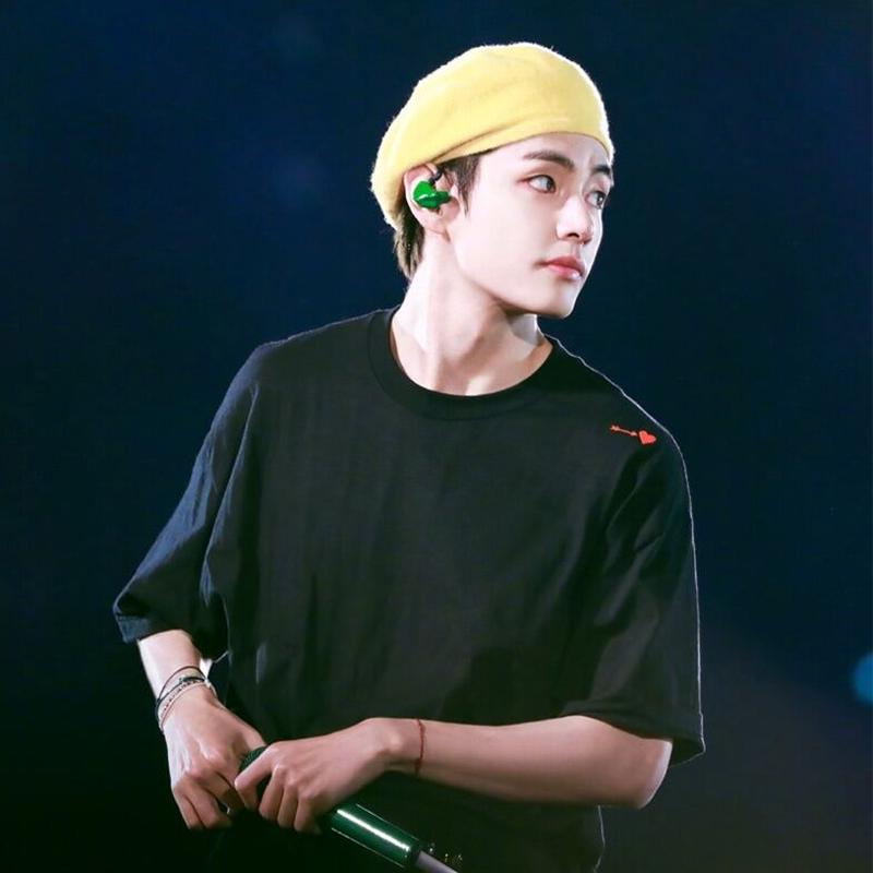 ロングスリーブ キューピッドハートロゴ Tシャツ Bts テテ ジミン ユンギ 着用モデル ロングスリーブ キューピッドハートロゴ Tシャツ Bts テテ ジミン ユンギ 着用モデル