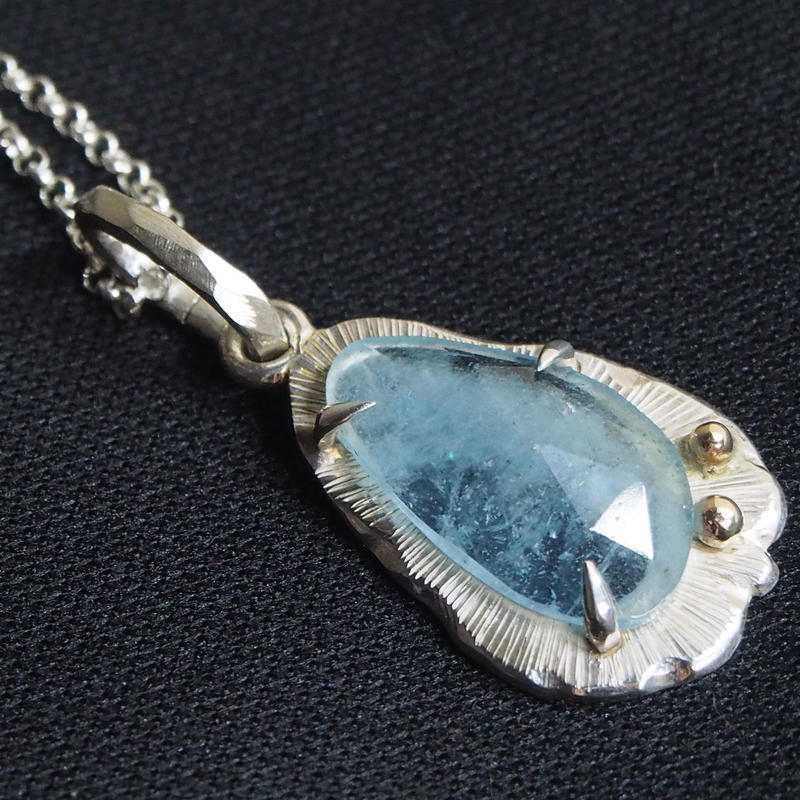 冬の湖のような怜悧なアクアマリン K10 Svネックレス Le Papillon