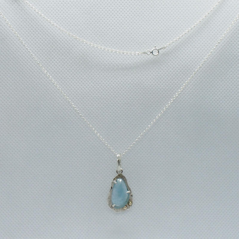 冬の湖のような怜悧なアクアマリン K10 Svネックレス Le Papillon