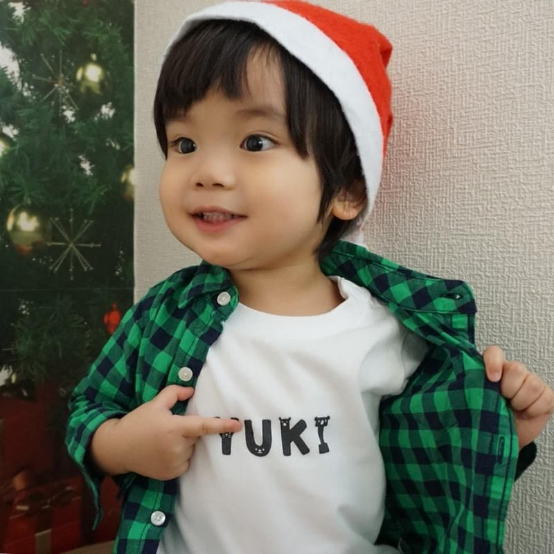 名前入りの出産祝い 名前入りベビーtシャツ 女の子にも男の子にも 出産祝いのお店 レヴィナ