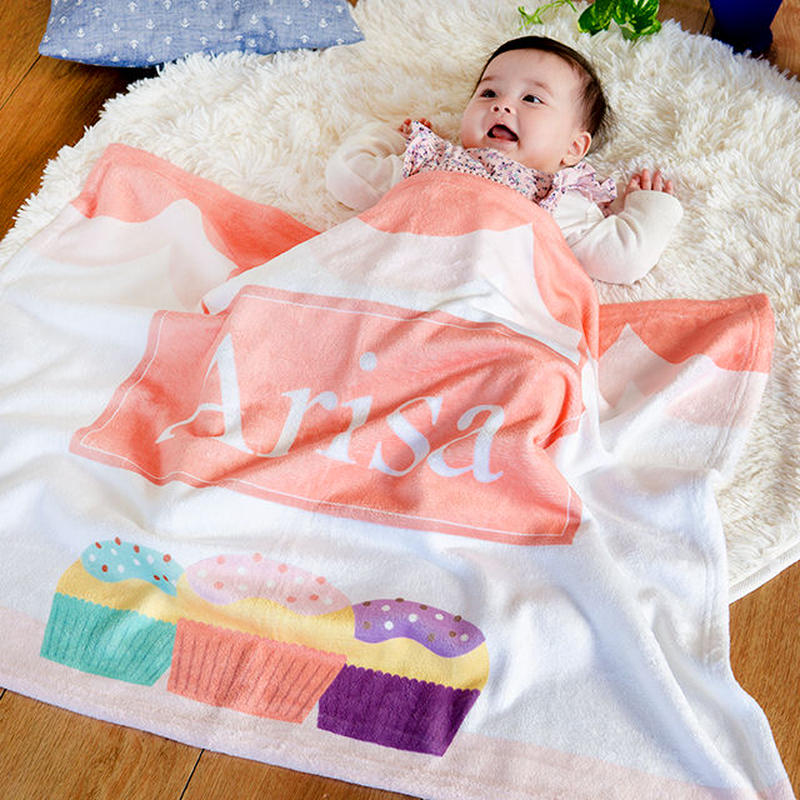 名前入りブランケット 出産祝い 女の子 ラブリースイーツ 出産祝いのお店 レヴィナス ベベ