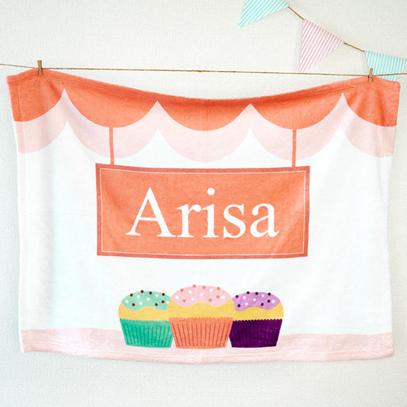 名前入りブランケット 出産祝い 女の子 ラブリースイーツ 出産祝いのお店 レヴィナス ベベ