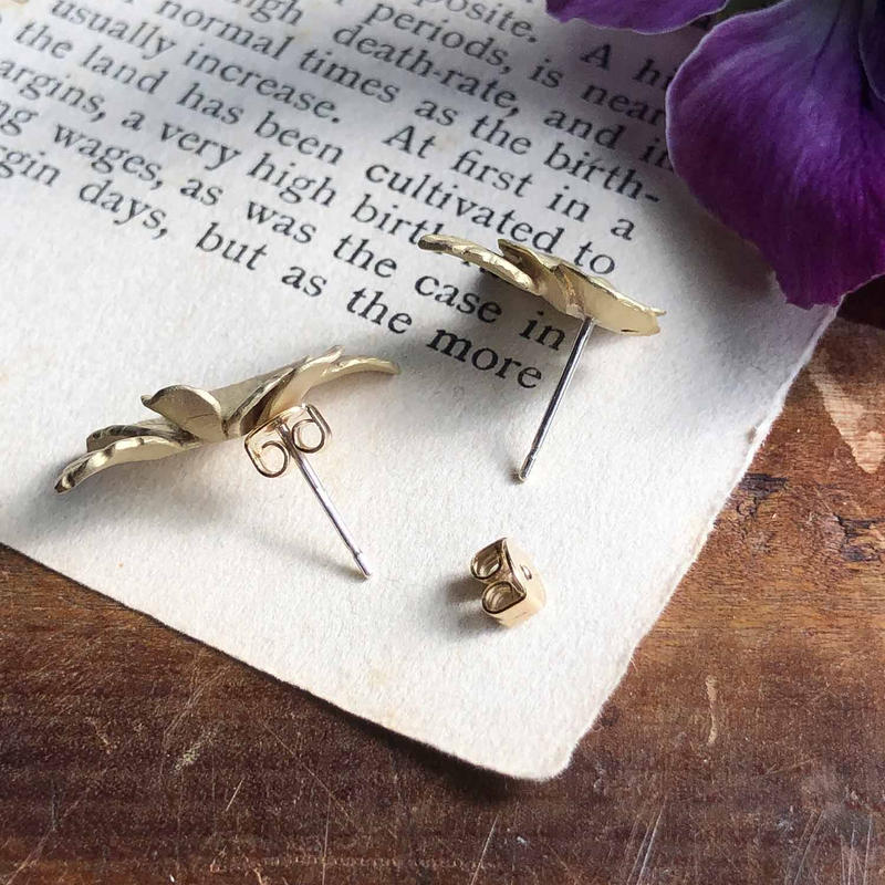 2月誕生花 誕生石 パンジーのピアス Gold Silver Lilaf M Soe 2月誕生花 誕生石 パンジーのピアス Gold Silver Lilaf M Soe