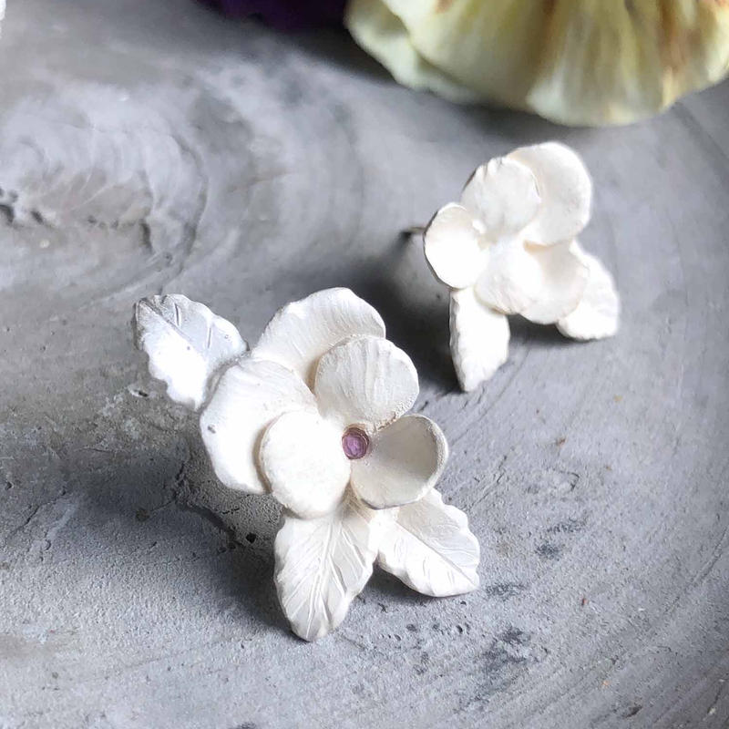 2月誕生花 誕生石 パンジーのピアス Gold Silver Lilaf M Soe 2月誕生花 誕生石 パンジーのピアス Gold Silver Lilaf M Soe