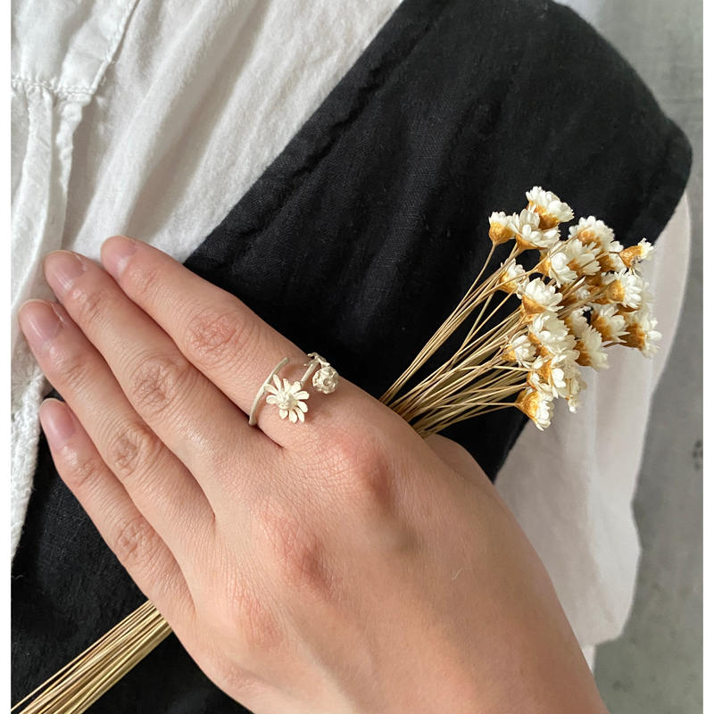 6月誕生花 誕生石 カモミールとムーンストーンのリング Lilaf M Soeur