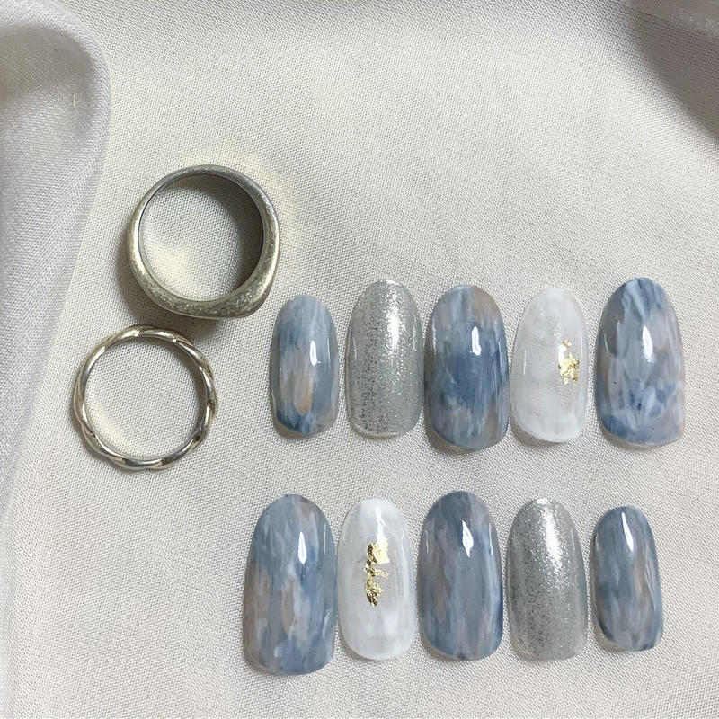 ニュアンスネイルチップ くすみブルーミラーネイル Lili Nail