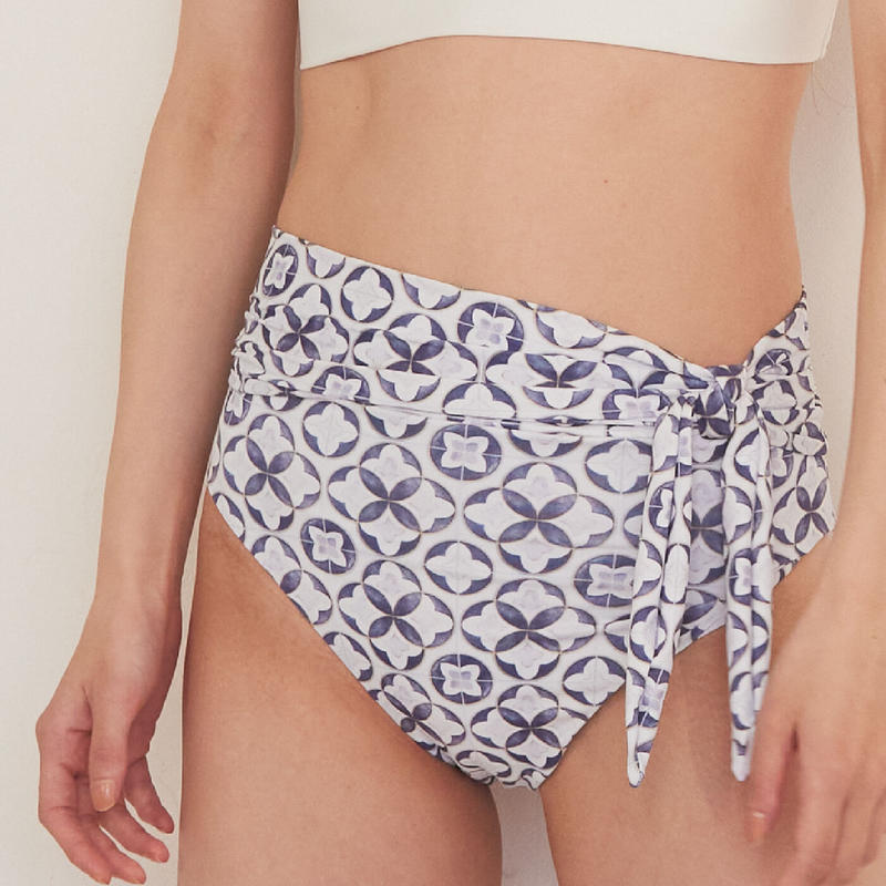 速くおよび自由な Lina la mer レイヤードワンピース 水着用