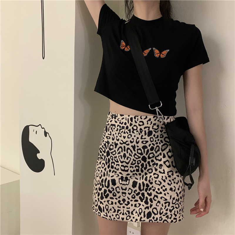 バタフライ Tシャツ 半袖 ショート丈 ブラック 韓国ファッション レディース 蝶 黒 かわい