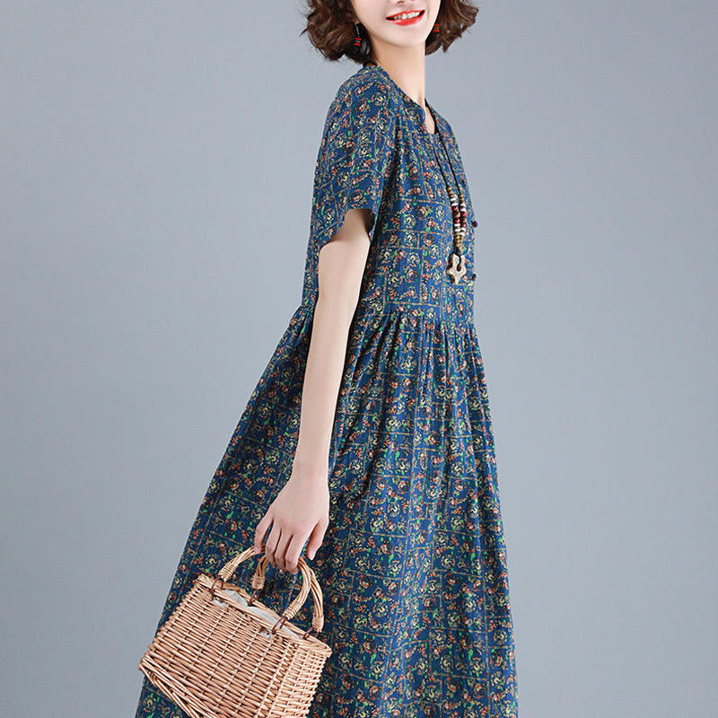 夏の花柄ワンピース 秋まで大活躍カラーバリエーション豊富なミモレ丈清楚花柄ワンピース x