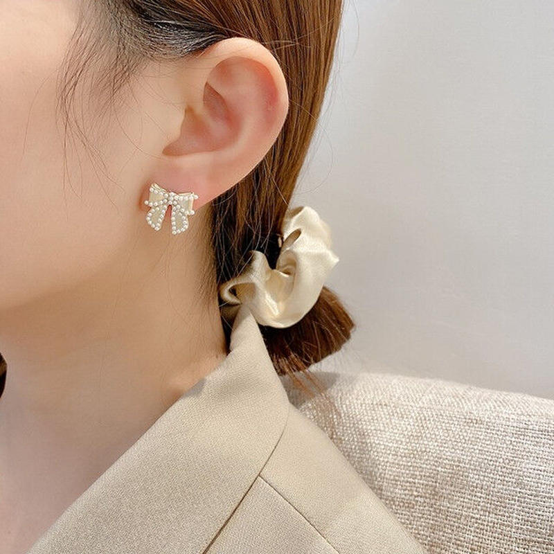 お取り寄せ商品 ピアス リボン パール ミニピアス シンプル 上品 大人かわいい オフィス お取り寄せ商品 ピアス リボン パール ミニピアス シンプル 上品 大人かわいい オフィス