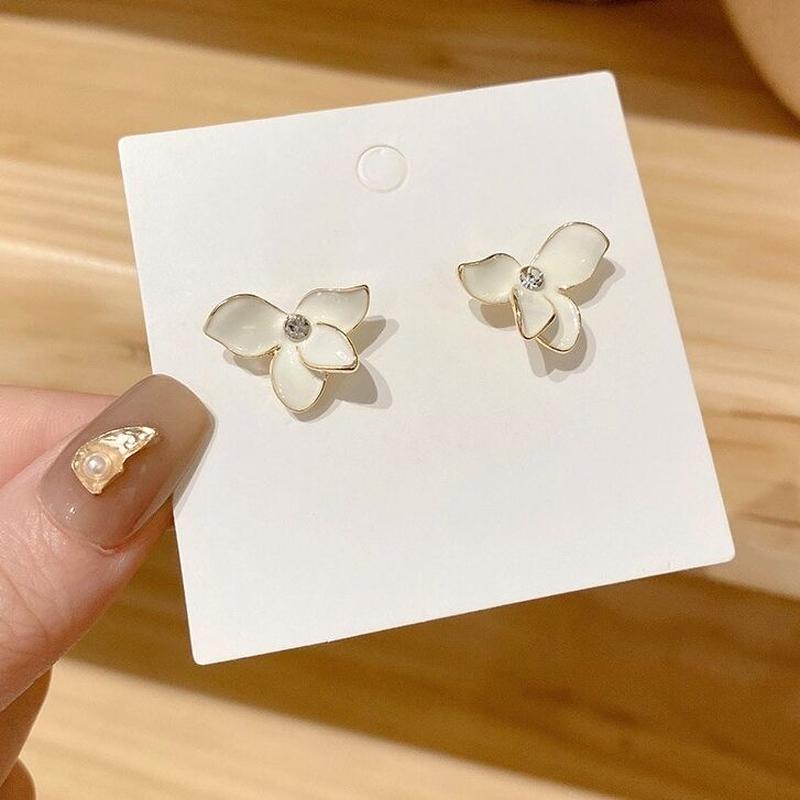 お取り寄せ商品 ピアス フラワー Flower お花 ホワイト シンプル かわいい きれいめ