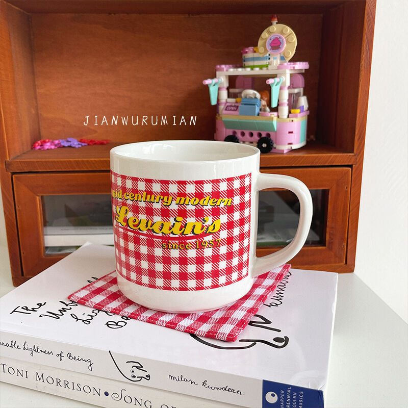 お取り寄せ商品 かわいい レッドチェック 格子 英字ロゴ マグカップ コーヒーカップ ティー お取り寄せ商品 かわいい レッドチェック 格子 英字ロゴ マグカップ コーヒーカップ ティー