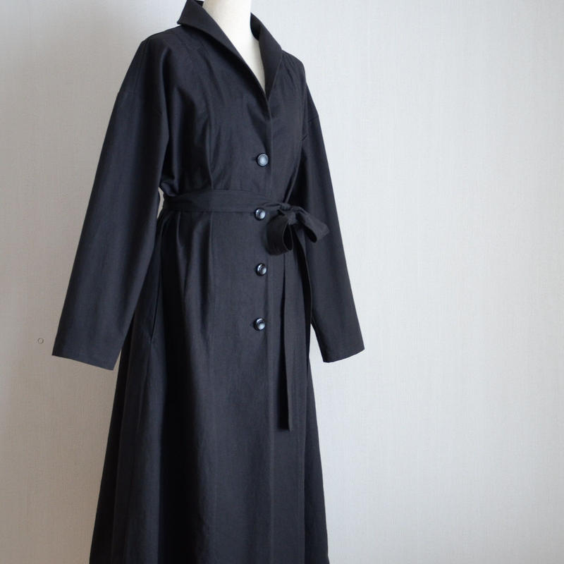 黒のスプリングコート セミオーダーのお店 Maite まいて