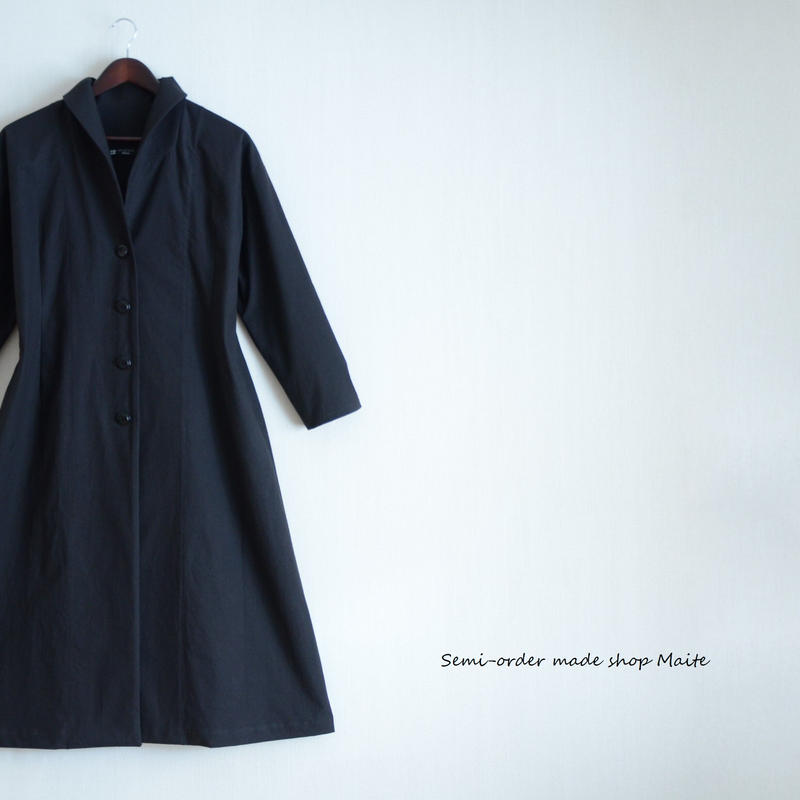 黒のスプリングコート セミオーダーのお店 Maite まいて