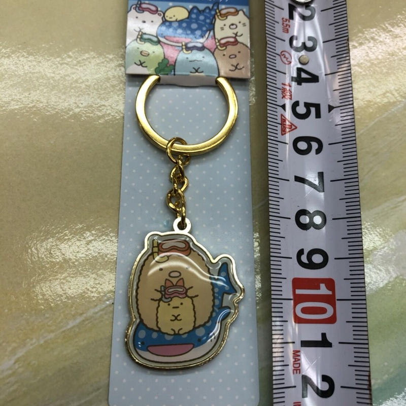 沖縄限定 すみっコぐらしダイカットキーホルダー とんかつ ジンベイザメ 沖縄土産 東宝堂