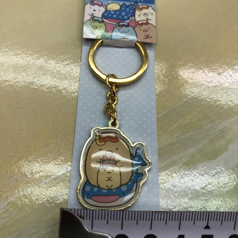 沖縄限定 すみっコぐらしダイカットキーホルダー とんかつ ジンベイザメ 沖縄土産 東宝堂