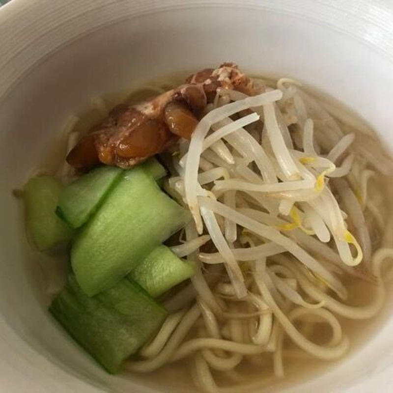 リピーター多し 与那覇製麺のソーキそば 生めん３食入り 沖縄土産 東宝堂 Store